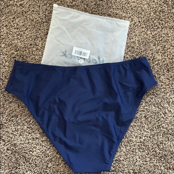 Bikini Bottom - Picture 2 of 7